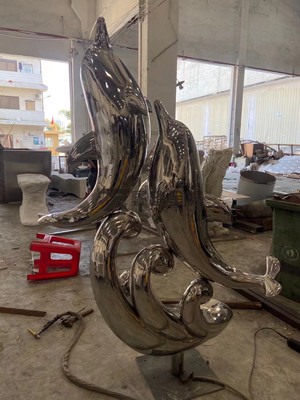 水景镜面不锈钢海豚雕塑、抽象动物雕塑具有时代特色的艺术